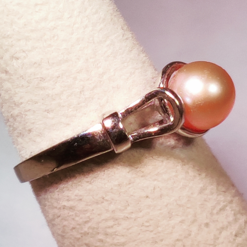 Vantel Pearls Fortune Teller Ring View 4
